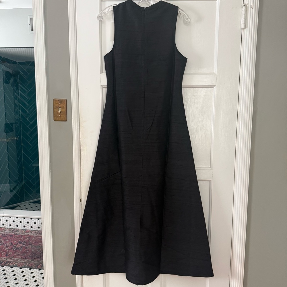 Sleek Black Maxi Dress - Minimal Sleeveless Design - Picture 6 of 7